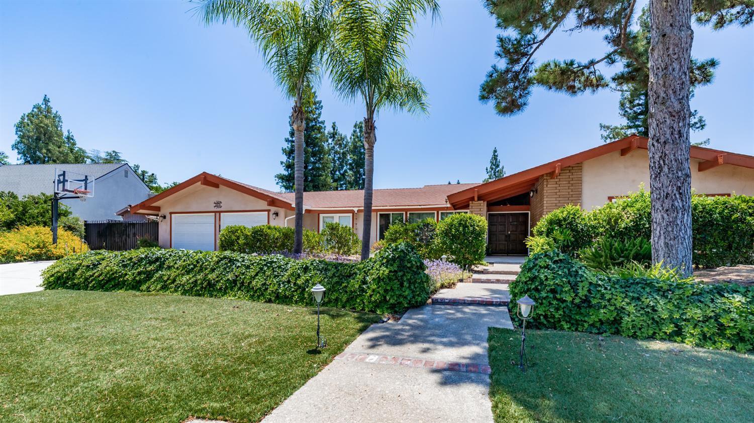 2479 W San Ramon Ave, Fresno, CA 93711