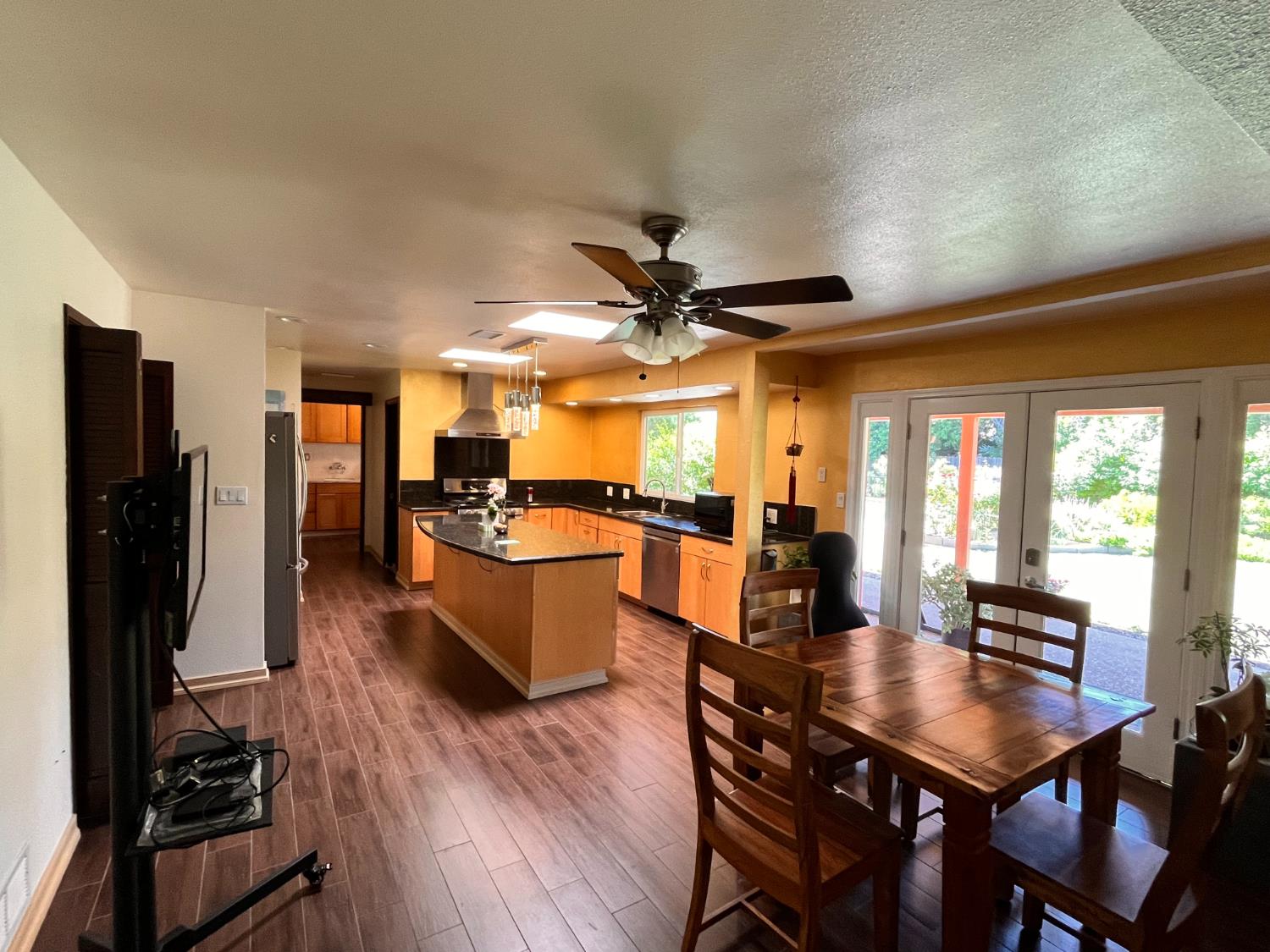 2479 W San Ramon Ave, Fresno, CA 93711
