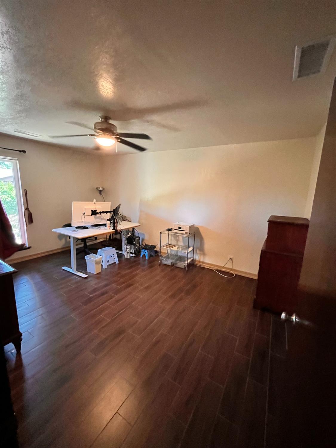 2479 W San Ramon Ave, Fresno, CA 93711