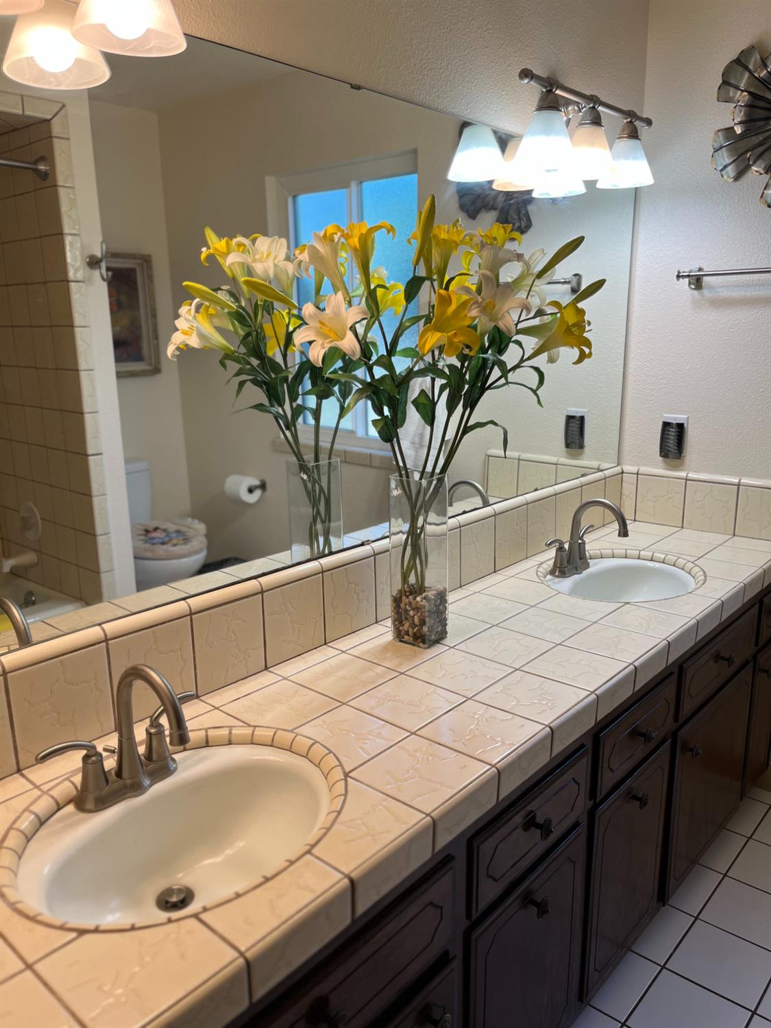 2479 W San Ramon Ave, Fresno, CA 93711