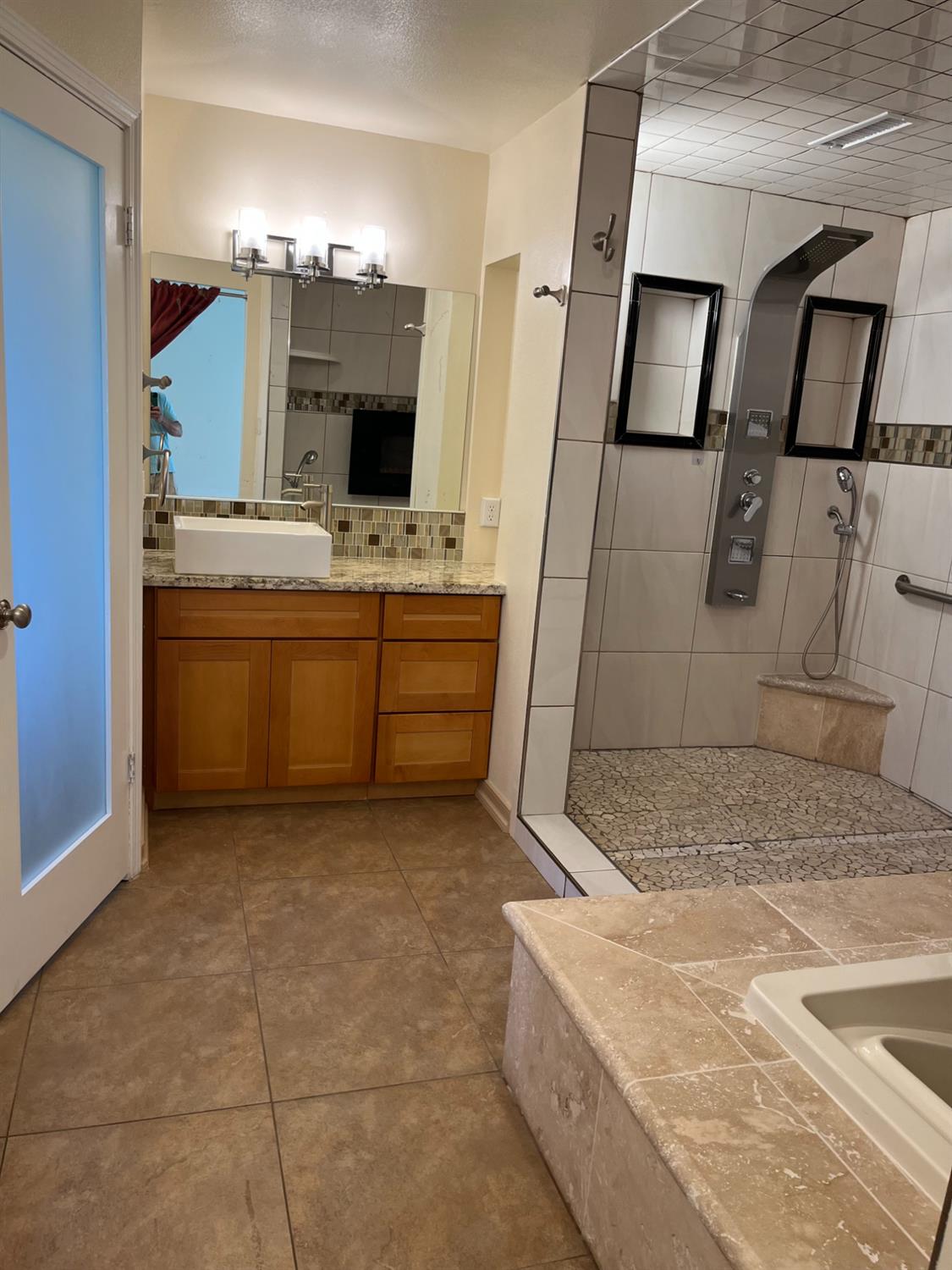 2479 W San Ramon Ave, Fresno, CA 93711