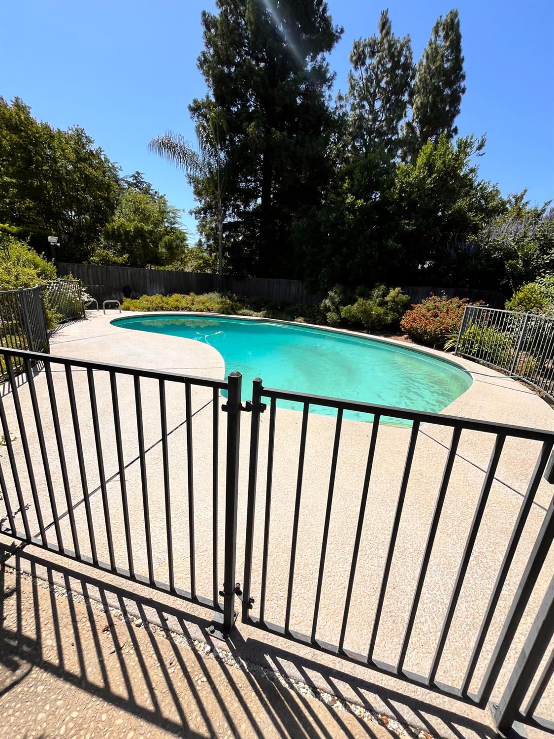 2479 W San Ramon Ave, Fresno, CA 93711