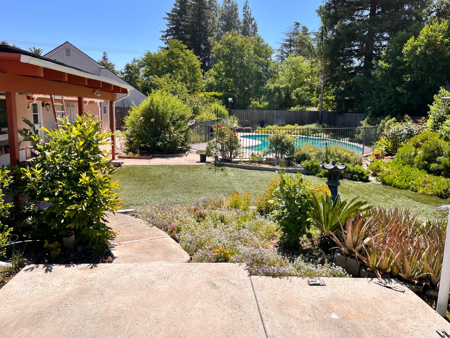 2479 W San Ramon Ave, Fresno, CA 93711