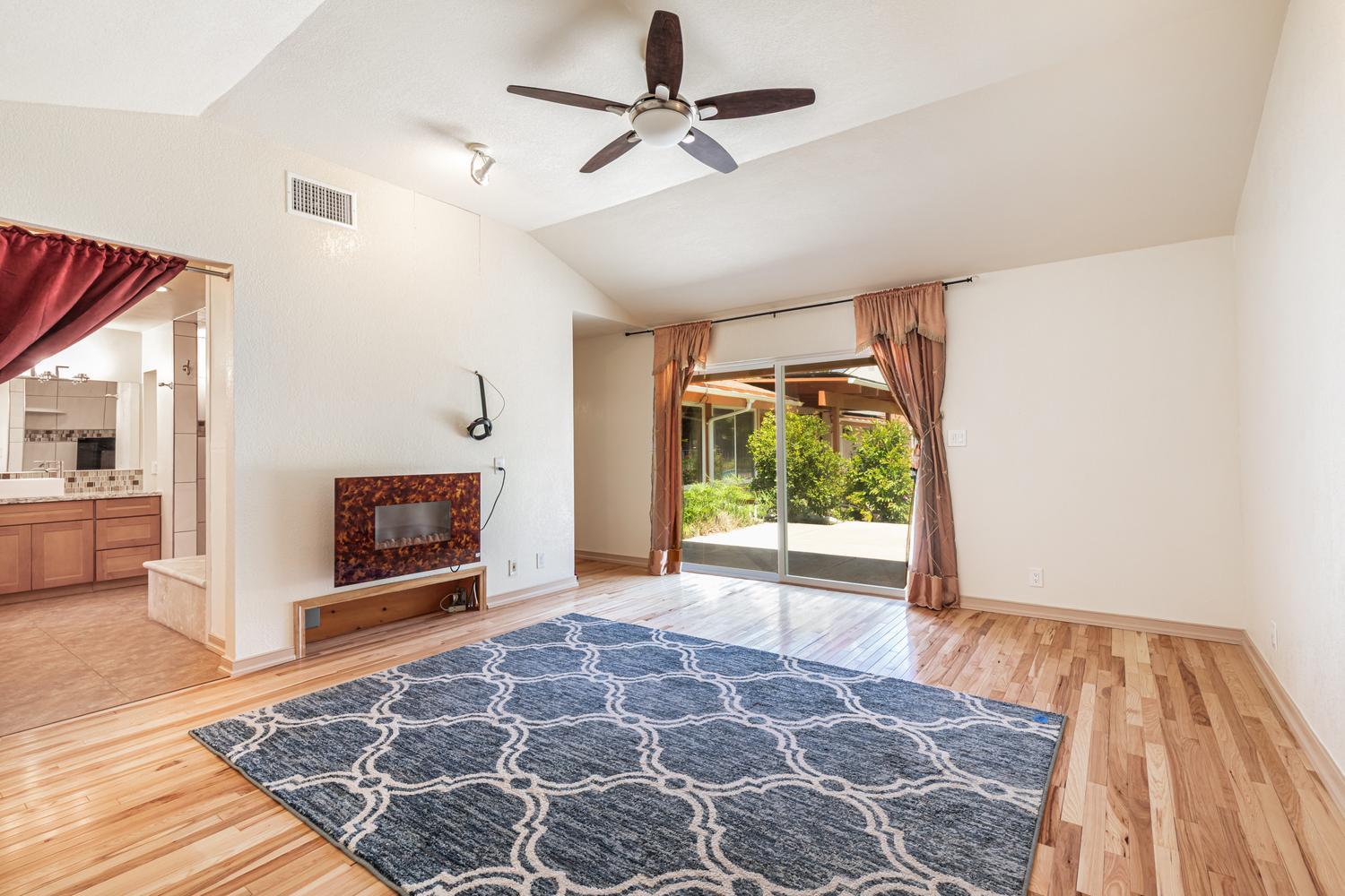 2479 W San Ramon Ave, Fresno, CA 93711
