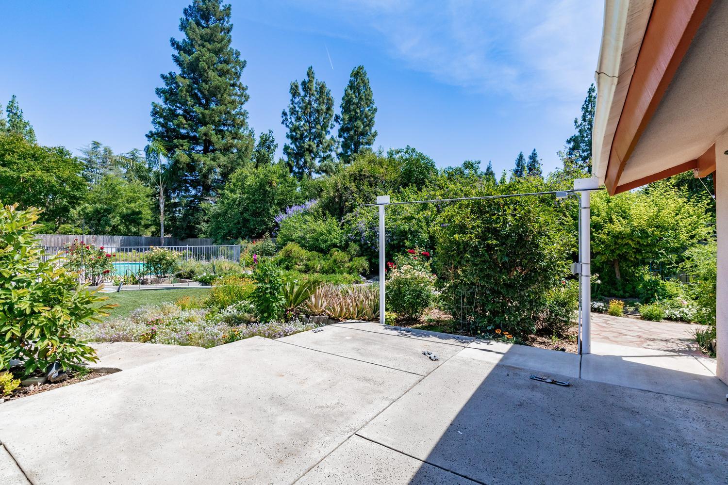 2479 W San Ramon Ave, Fresno, CA 93711