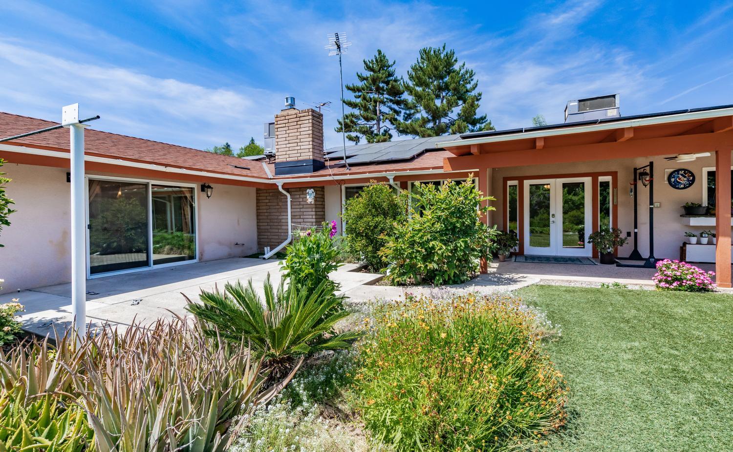 2479 W San Ramon Ave, Fresno, CA 93711
