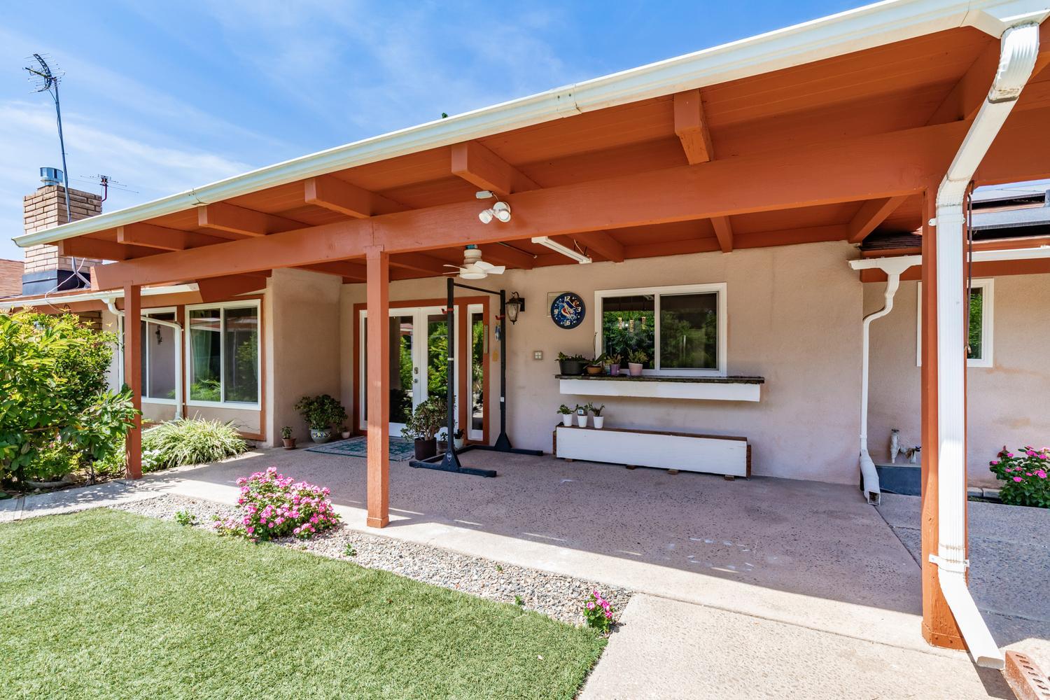 2479 W San Ramon Ave, Fresno, CA 93711