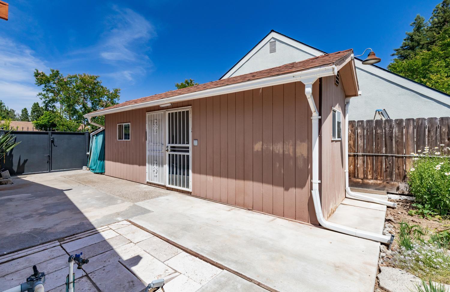 2479 W San Ramon Ave, Fresno, CA 93711