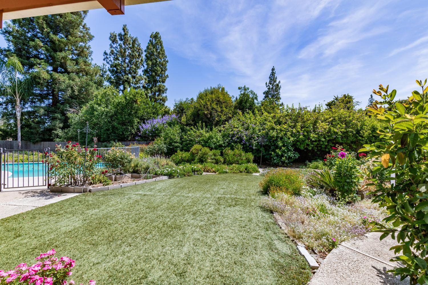 2479 W San Ramon Ave, Fresno, CA 93711
