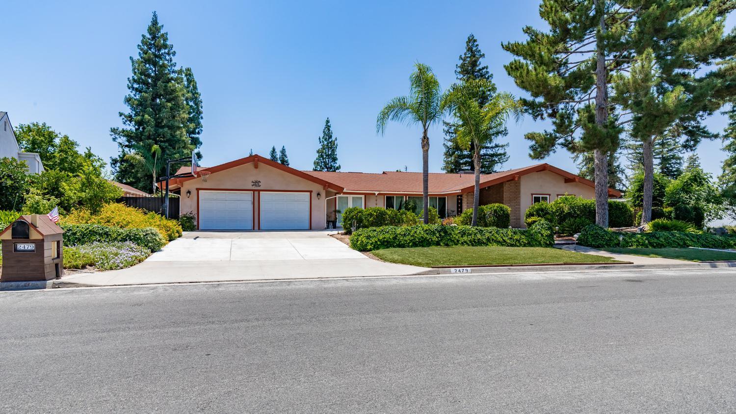 2479 W San Ramon Ave, Fresno, CA 93711