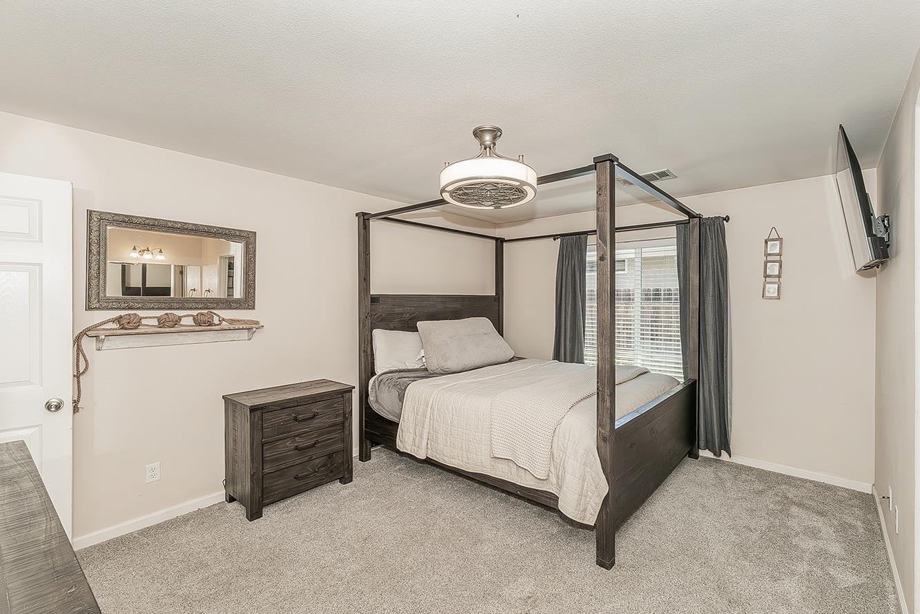 180 E Carpenter Ave, Reedley, CA 93654