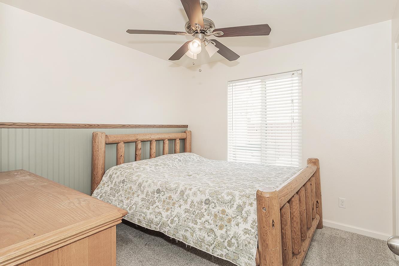 180 E Carpenter Ave, Reedley, CA 93654