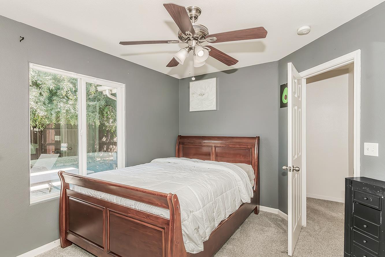 180 E Carpenter Ave, Reedley, CA 93654