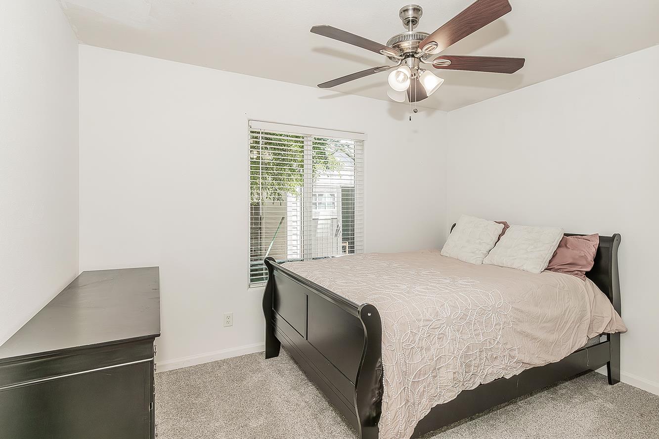 180 E Carpenter Ave, Reedley, CA 93654