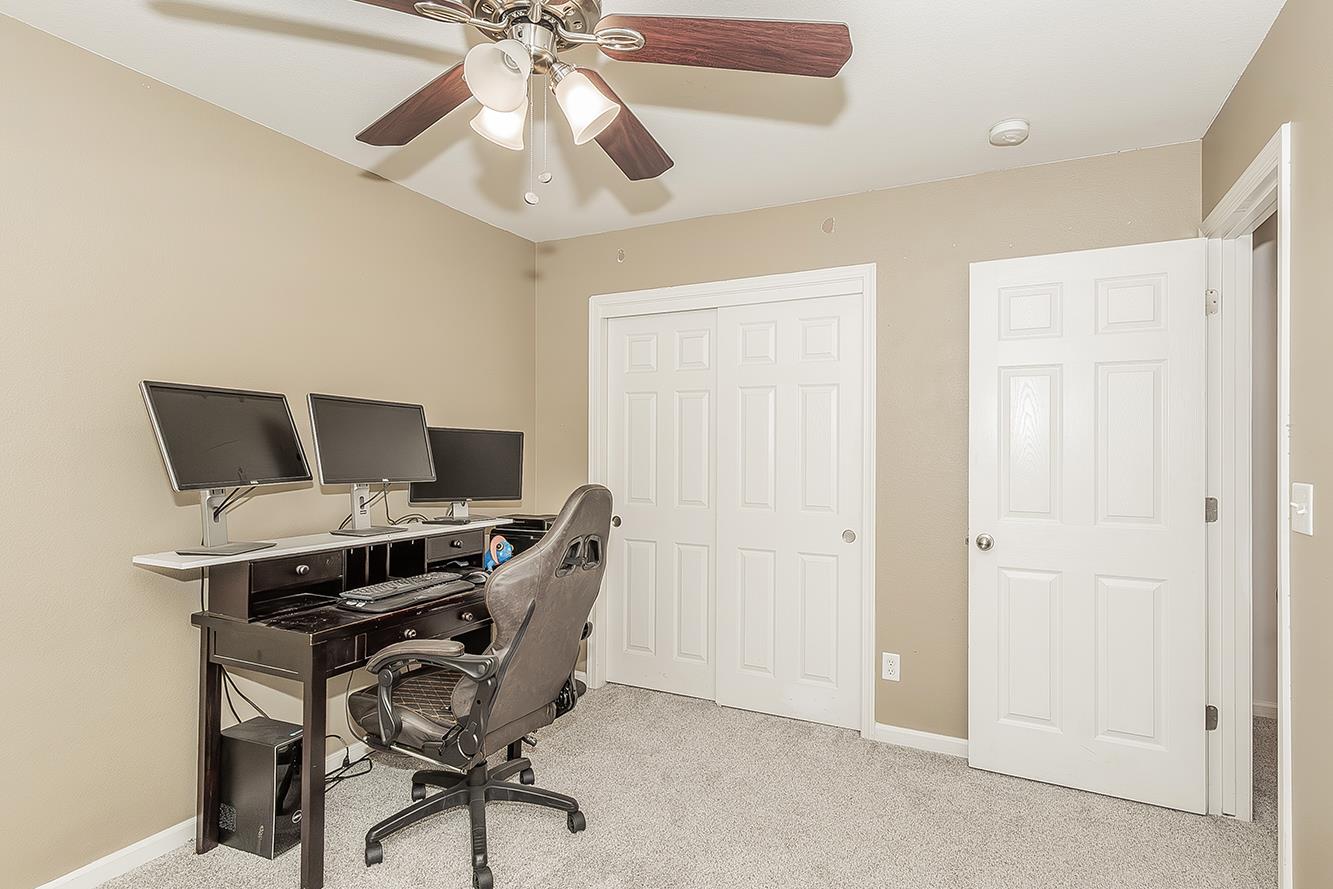 180 E Carpenter Ave, Reedley, CA 93654