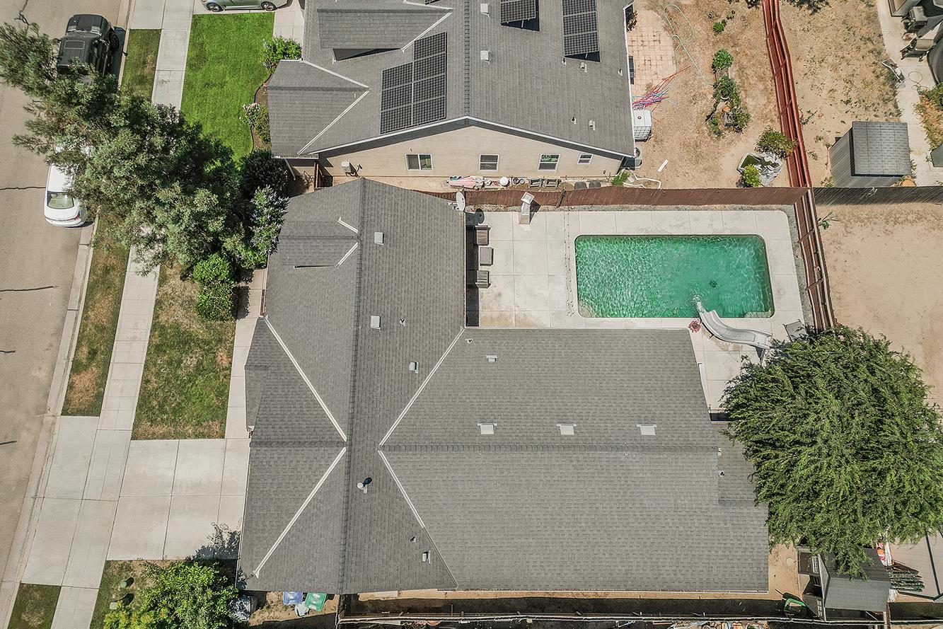 180 E Carpenter Ave, Reedley, CA 93654