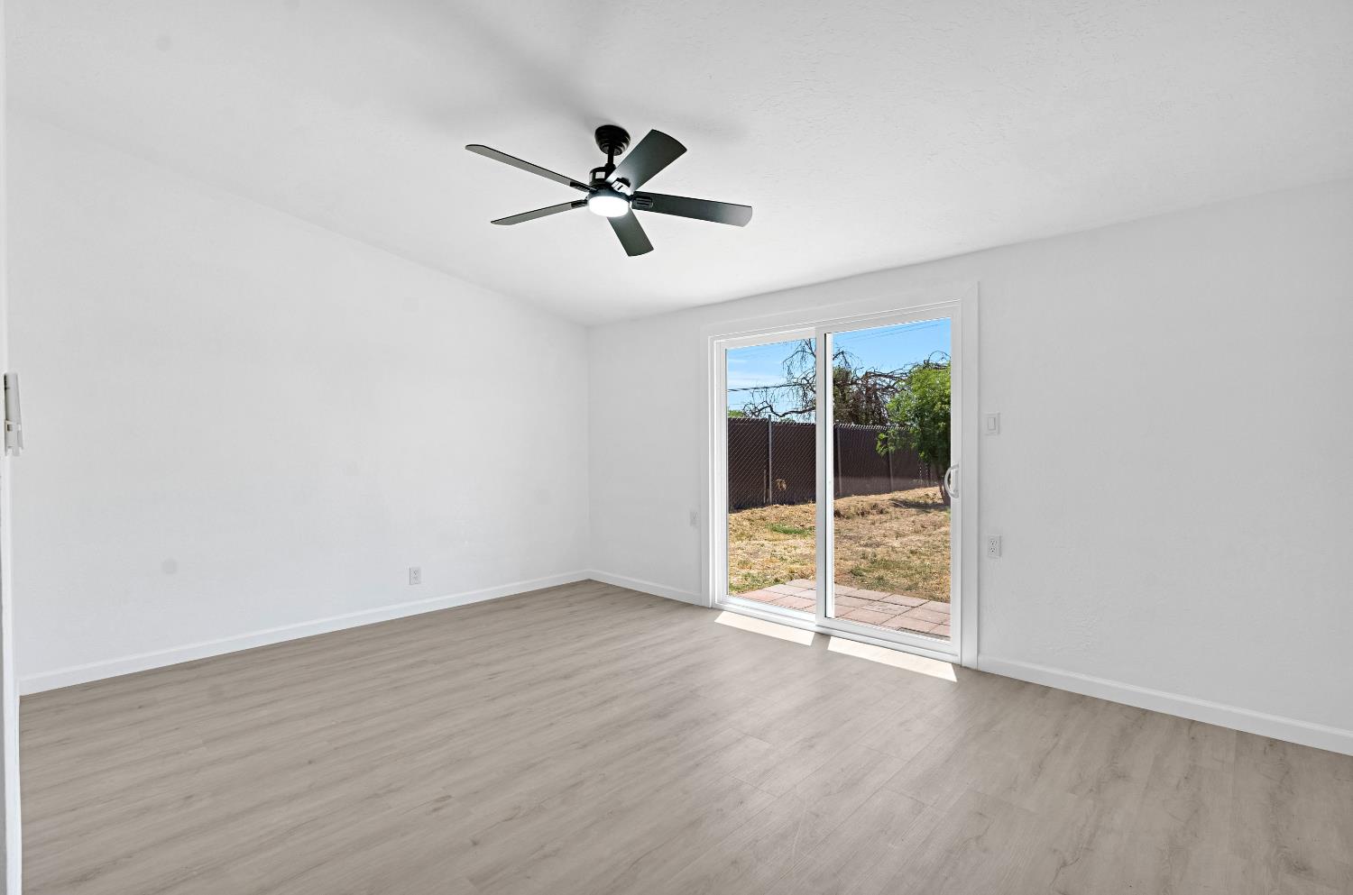 2681 S Ivy Ave, Fresno, CA 93706