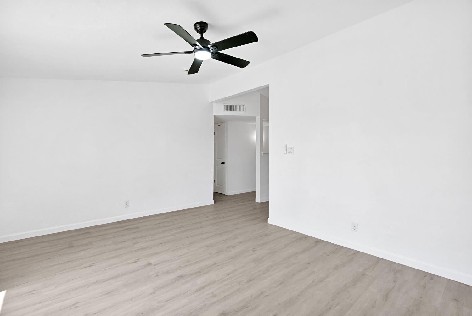 2681 S Ivy Ave, Fresno, CA 93706