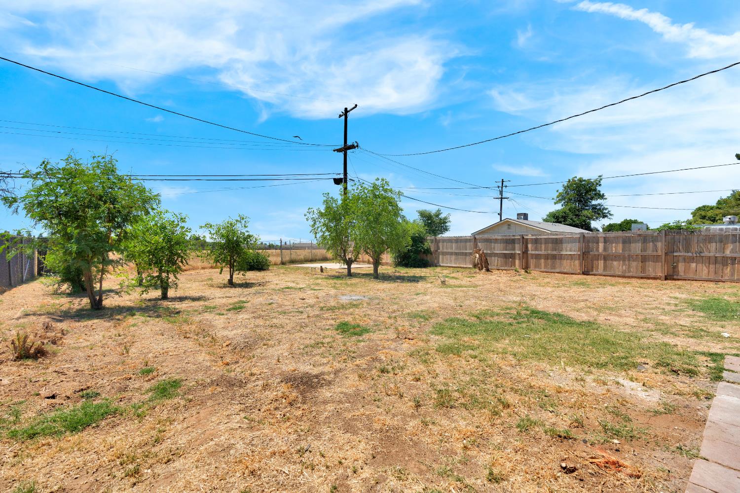 2681 S Ivy Ave, Fresno, CA 93706