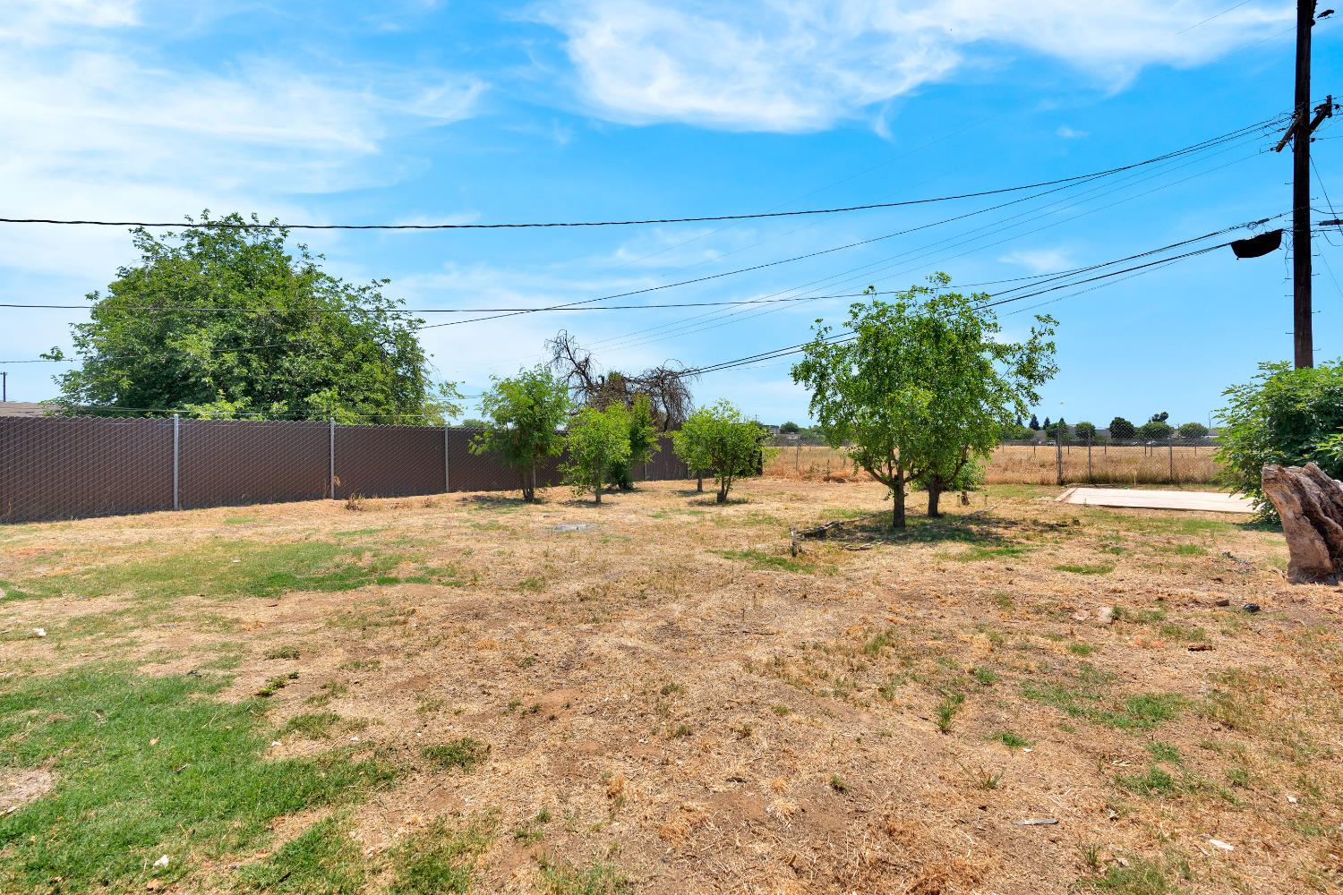 2681 S Ivy Ave, Fresno, CA 93706