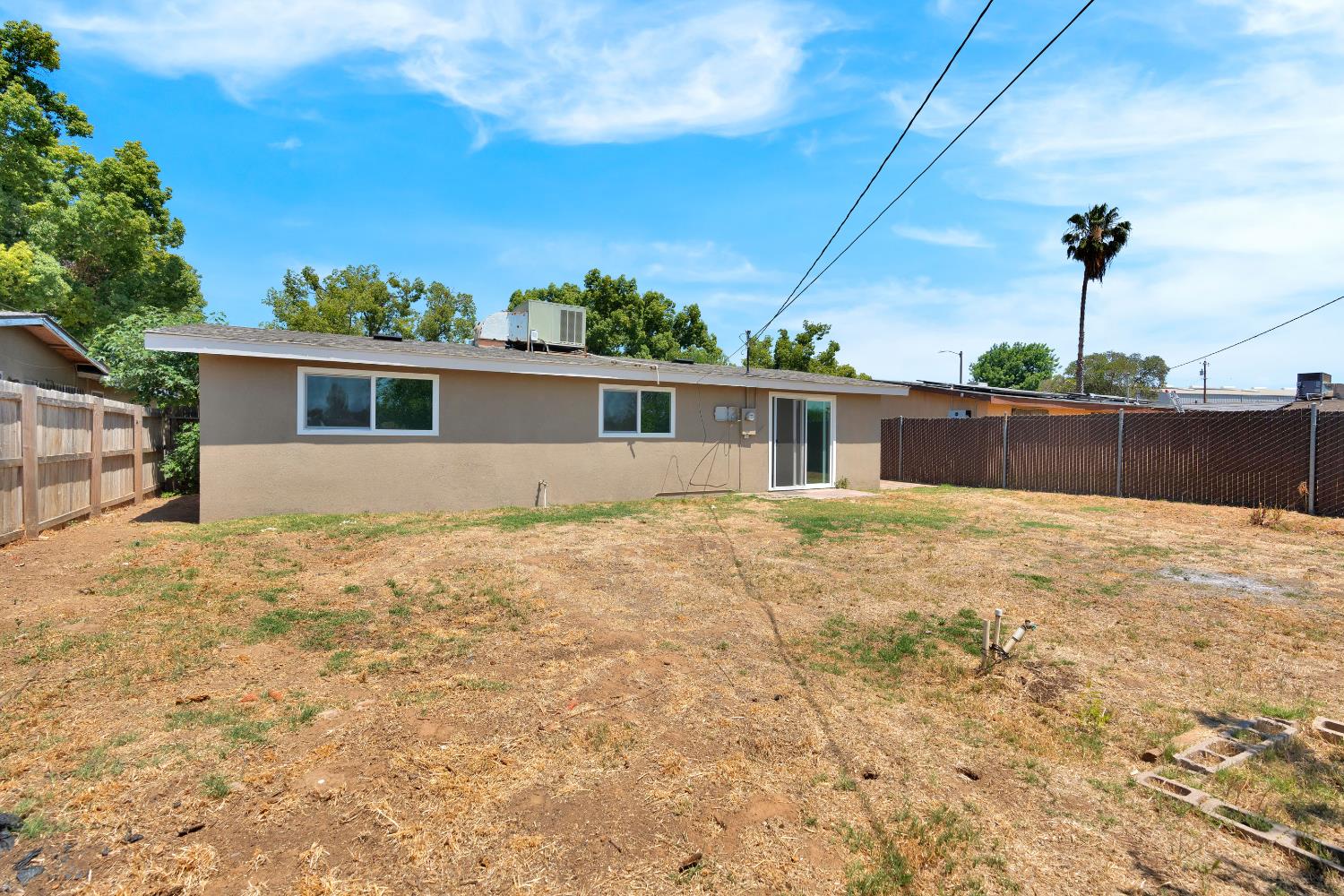2681 S Ivy Ave, Fresno, CA 93706