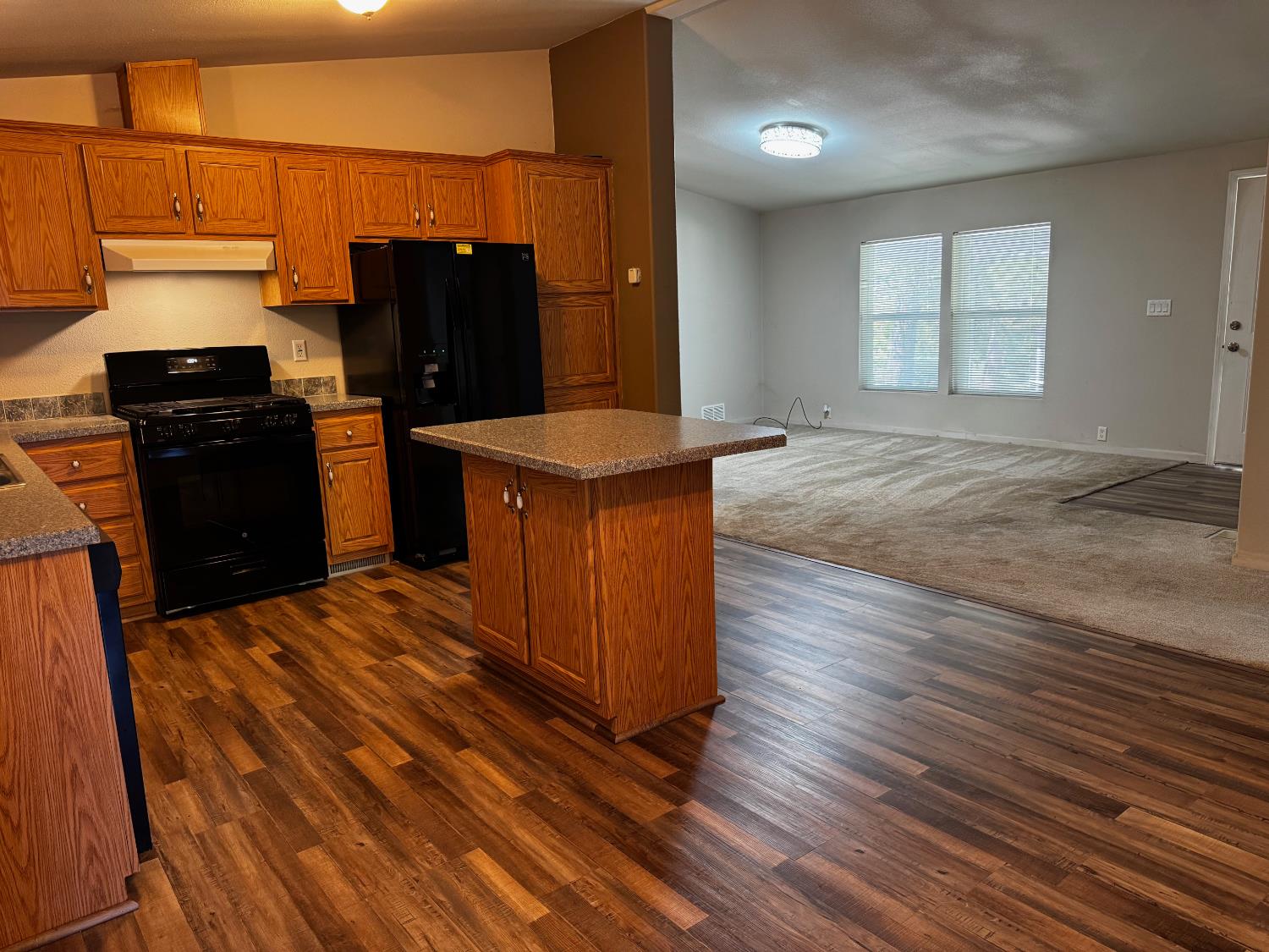 50889 Road 426 #10, Oakhurst, CA 93644