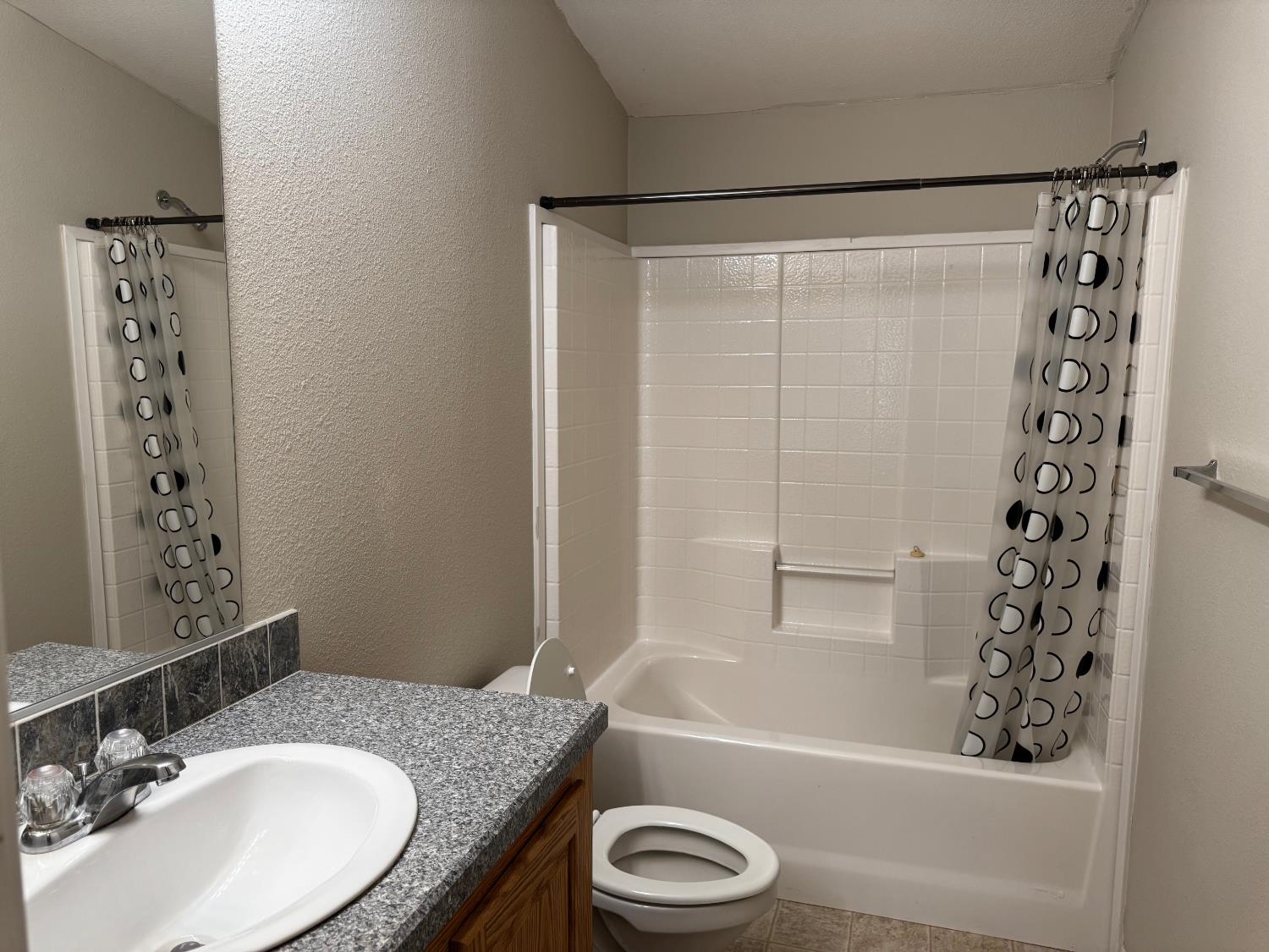 50889 Road 426 #10, Oakhurst, CA 93644