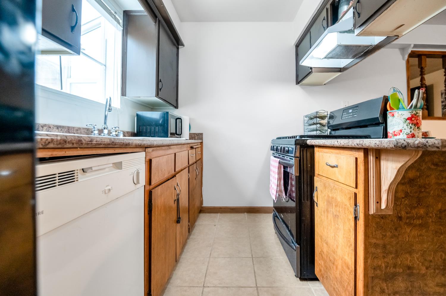 1818 W Buena Vista Ave, Visalia, CA 93291
