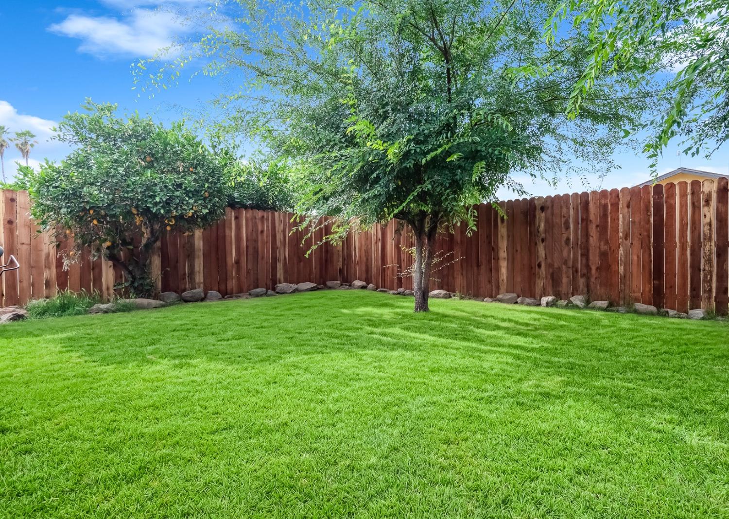 1818 W Buena Vista Ave, Visalia, CA 93291