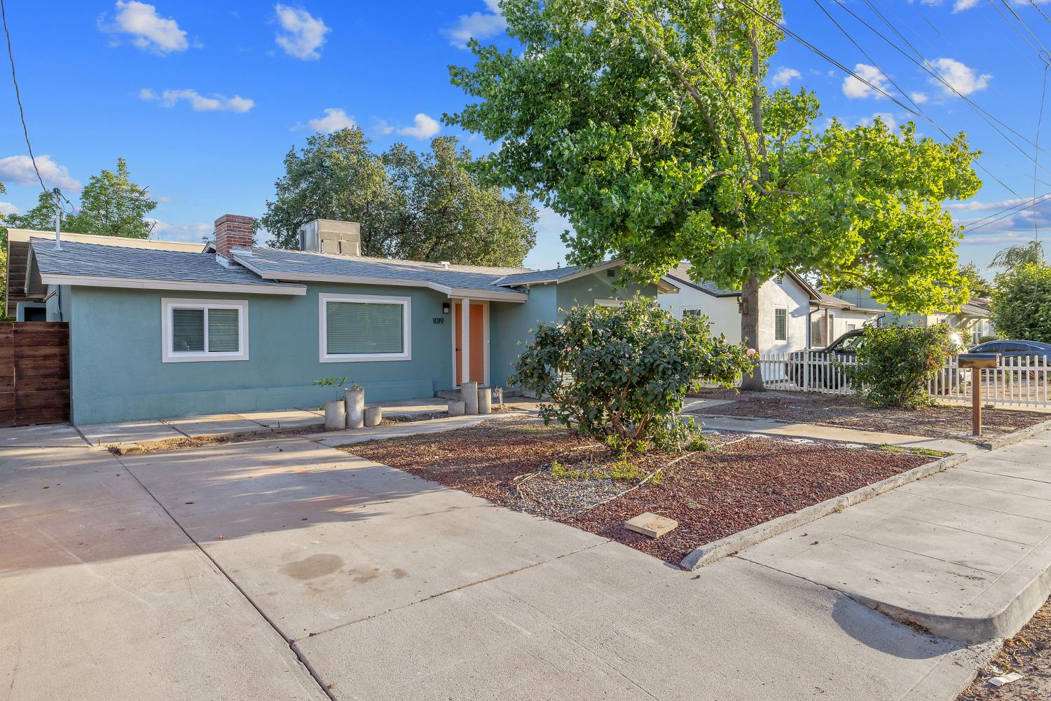 1019 E Laurel Ave, Visalia, CA 93292