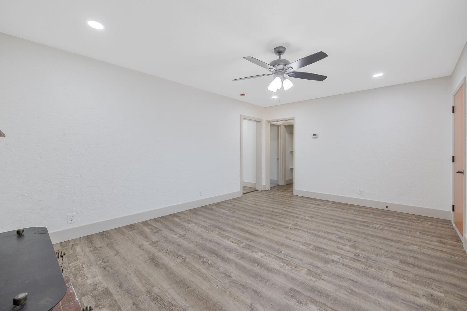 1019 E Laurel Ave, Visalia, CA 93292