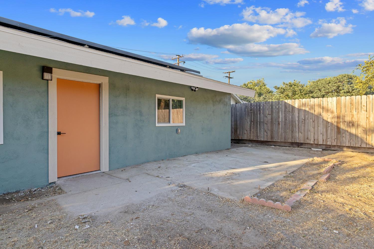 1019 E Laurel Ave, Visalia, CA 93292