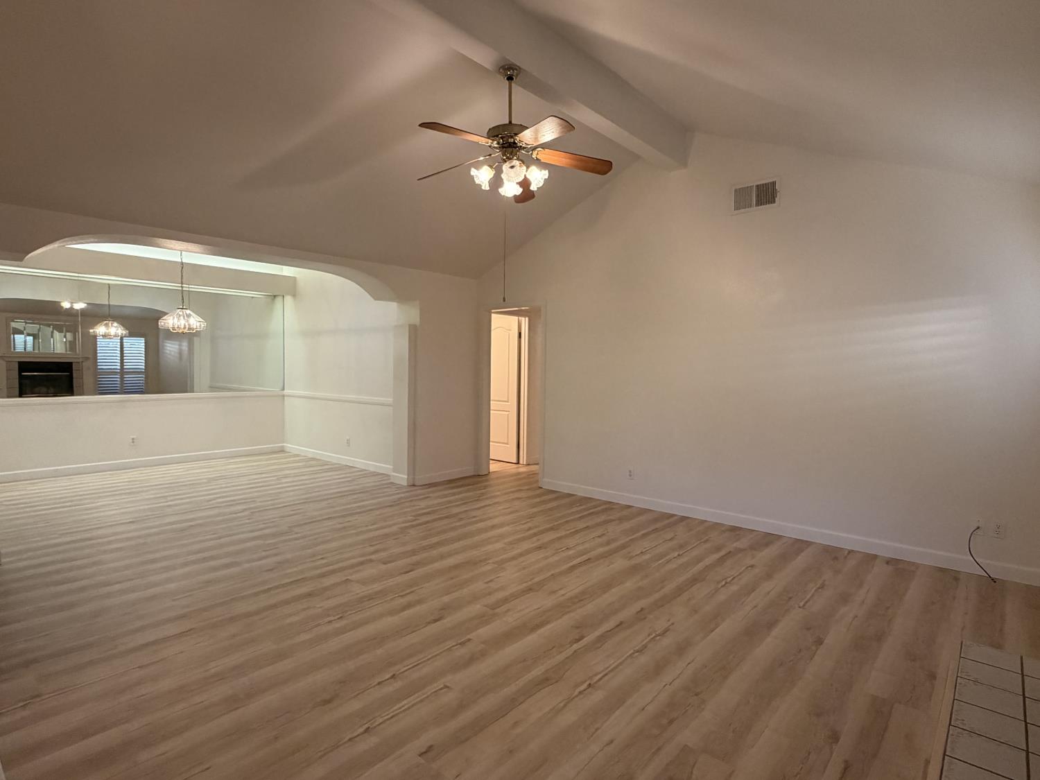 2504 Riverview Dr, Madera, CA 93637
