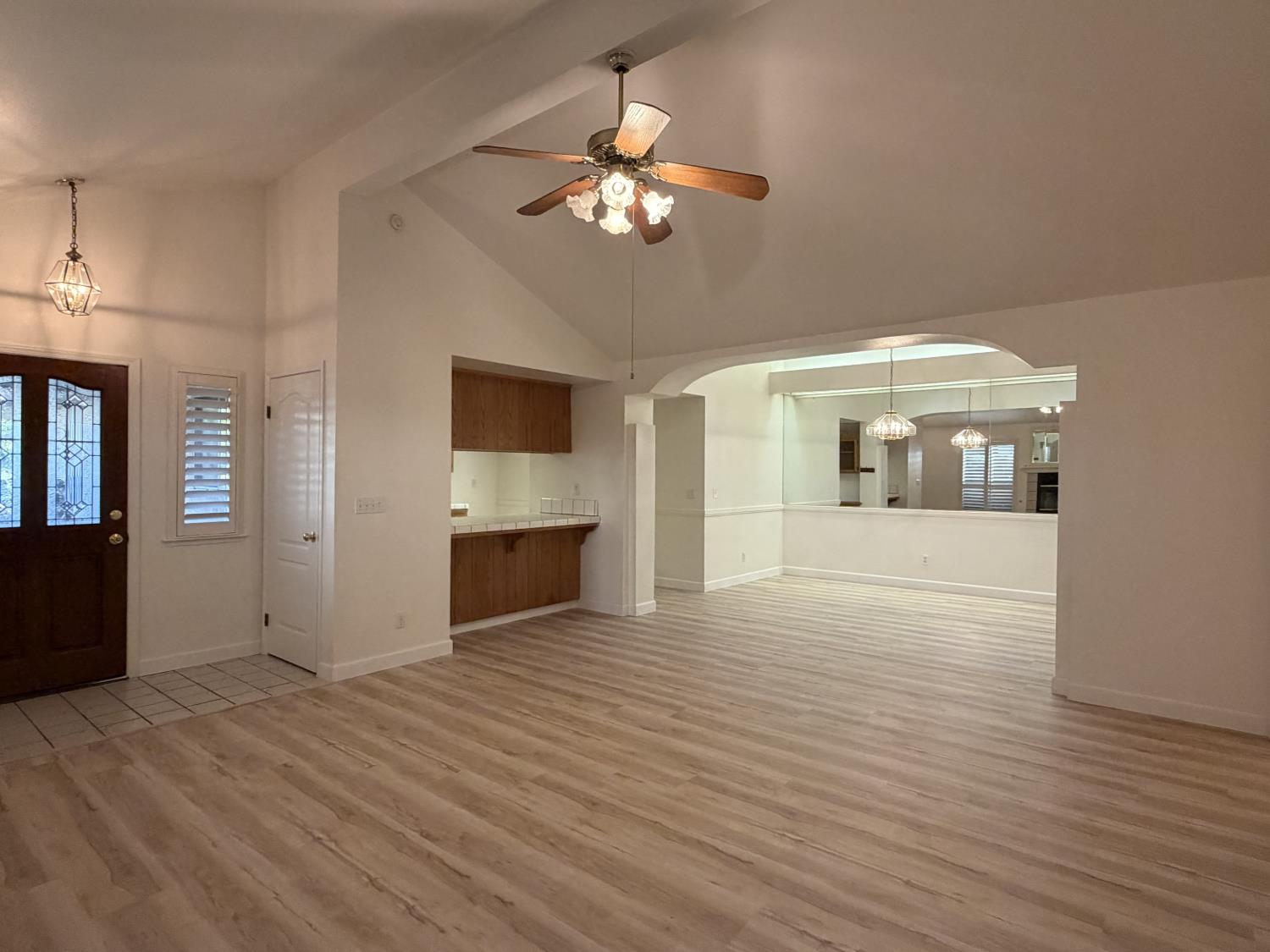 2504 Riverview Dr, Madera, CA 93637