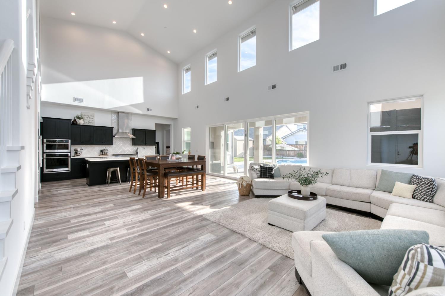 1736 N Renn Ave, Clovis, CA 93619
