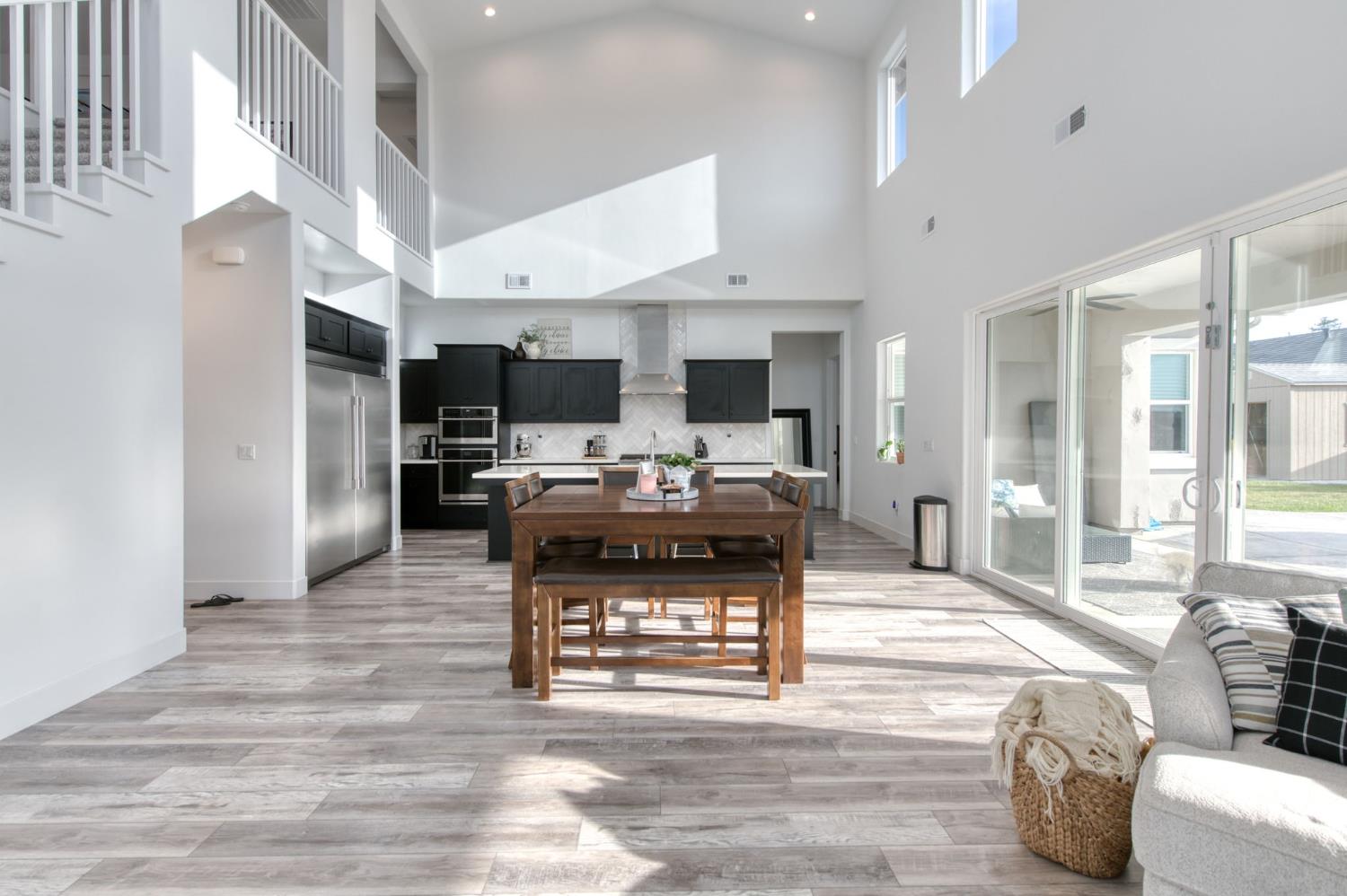 1736 N Renn Ave, Clovis, CA 93619
