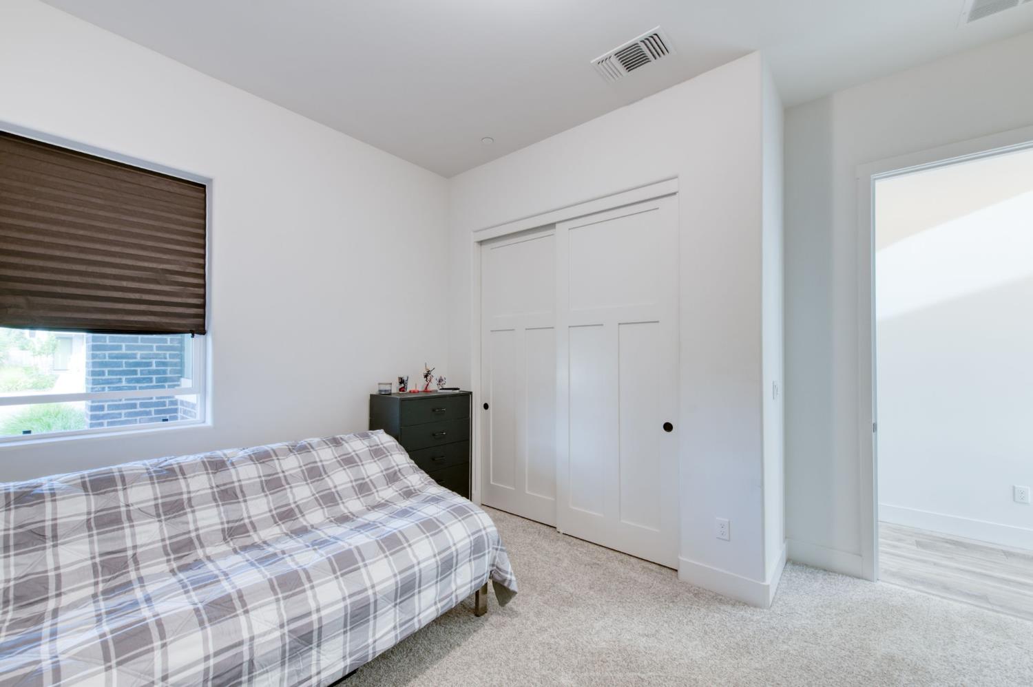 1736 N Renn Ave, Clovis, CA 93619