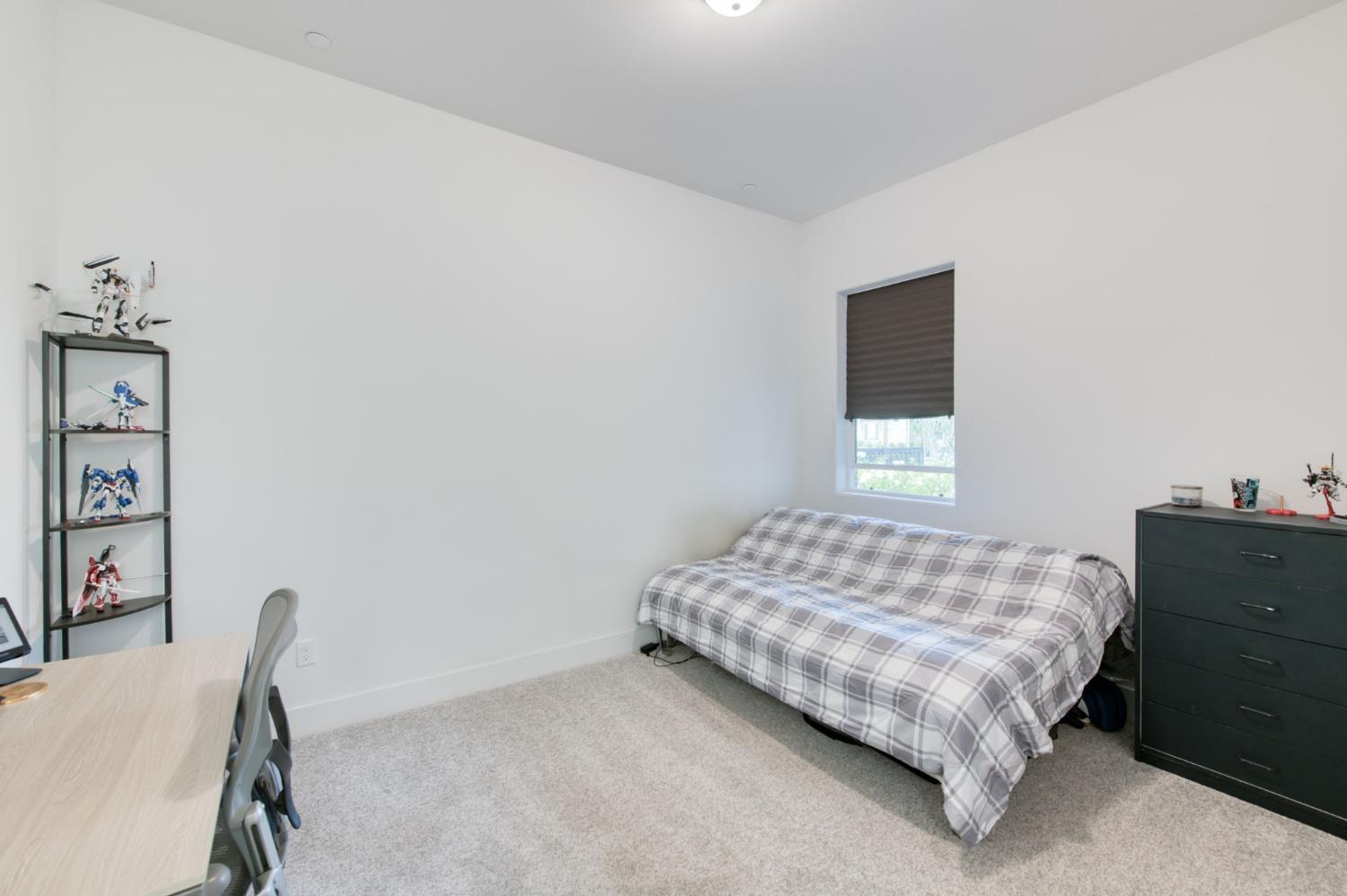 1736 N Renn Ave, Clovis, CA 93619
