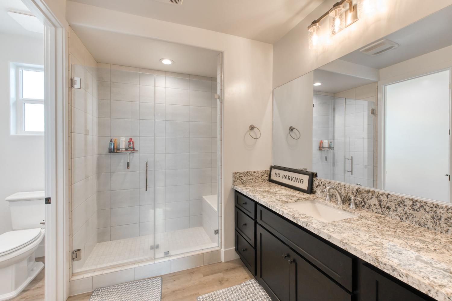 1736 N Renn Ave, Clovis, CA 93619