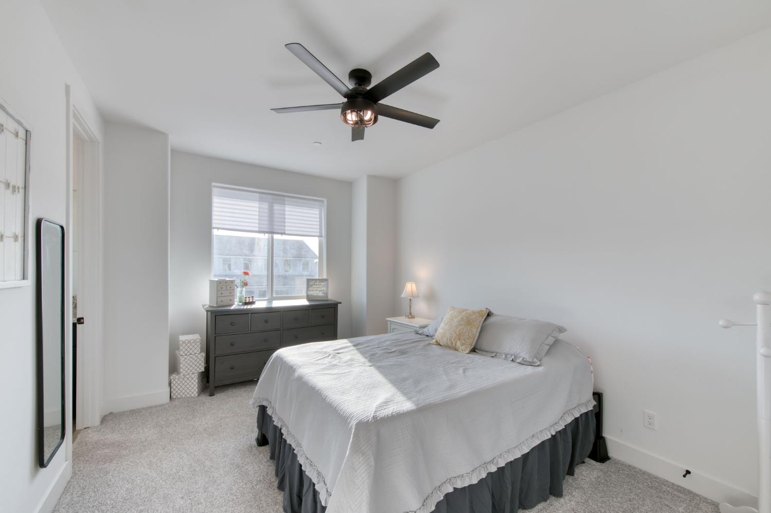 1736 N Renn Ave, Clovis, CA 93619