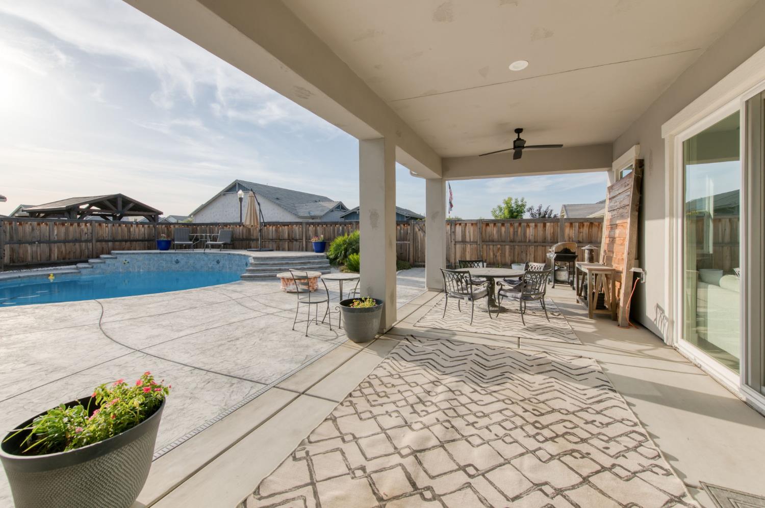 1736 N Renn Ave, Clovis, CA 93619