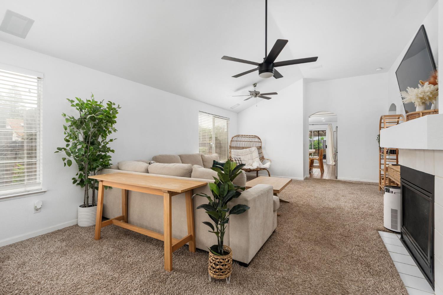 4623 W Berkeley Ave, Fresno, CA 93722