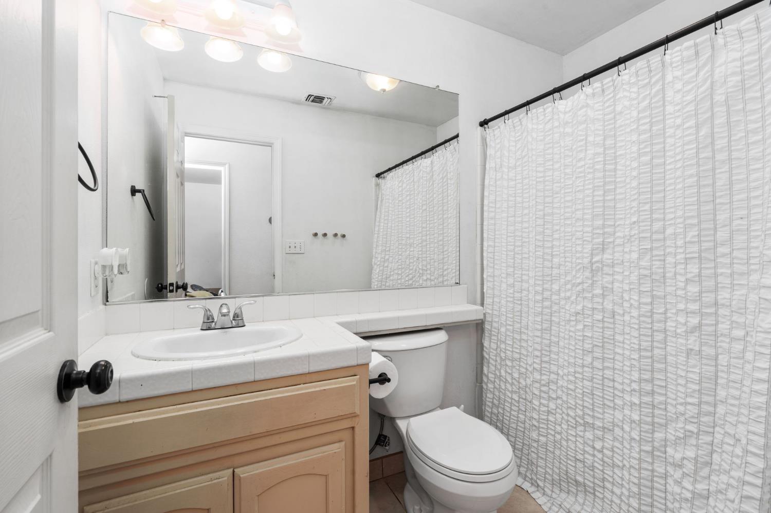 4623 W Berkeley Ave, Fresno, CA 93722