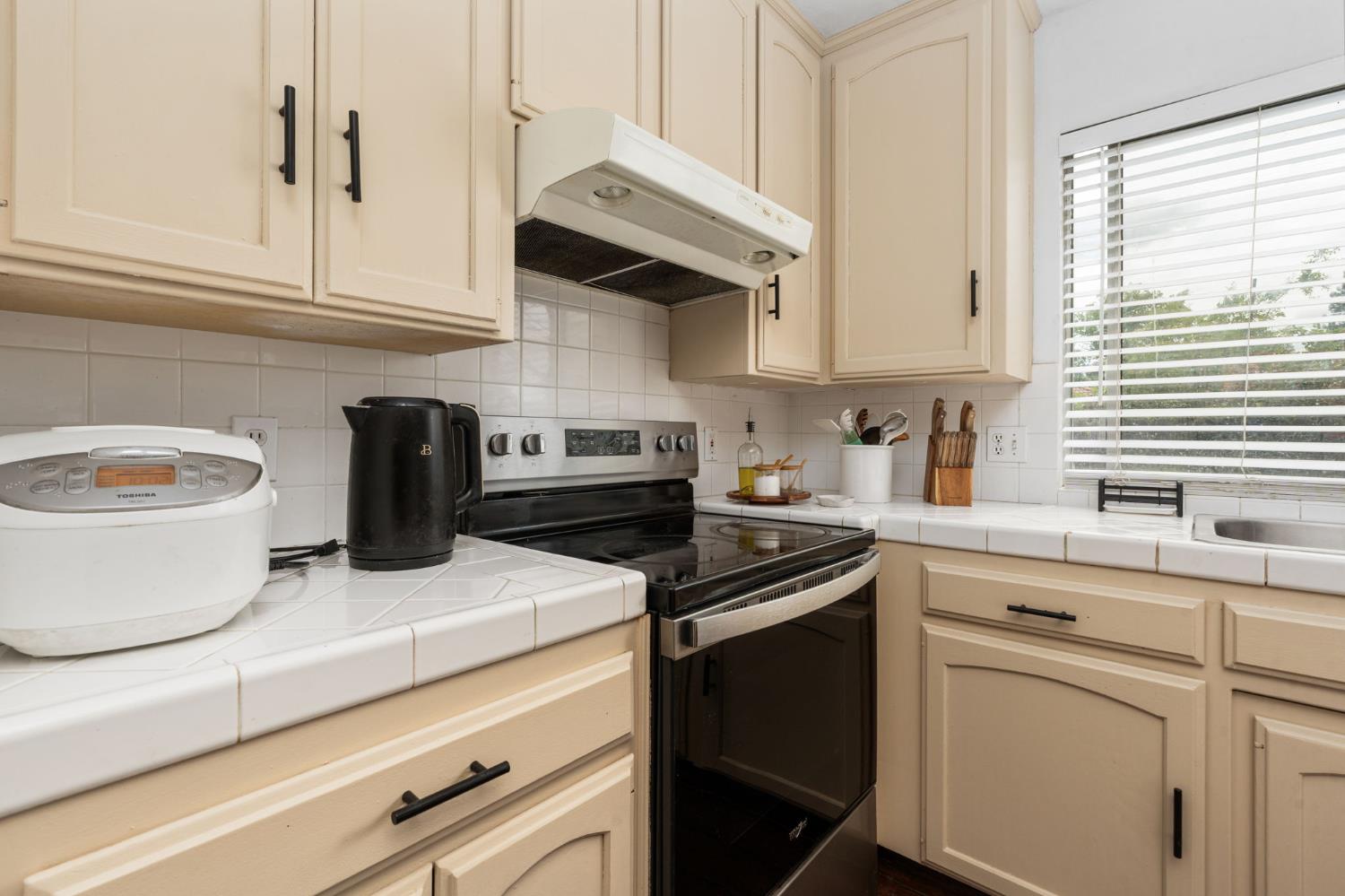 4623 W Berkeley Ave, Fresno, CA 93722