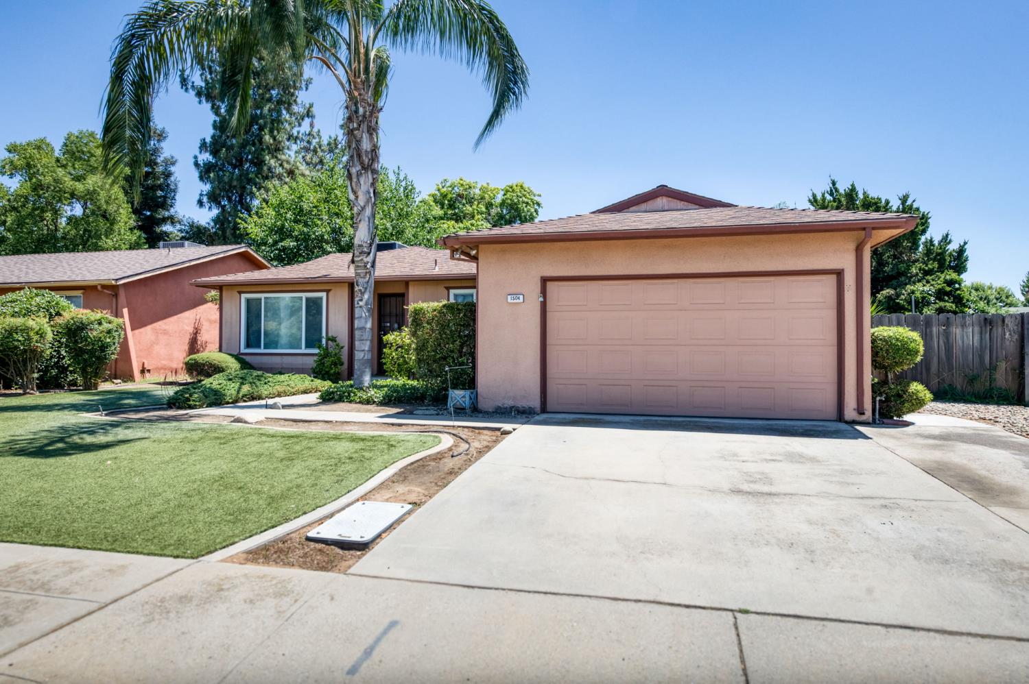 1504 Scott Ave, Clovis, CA 93611