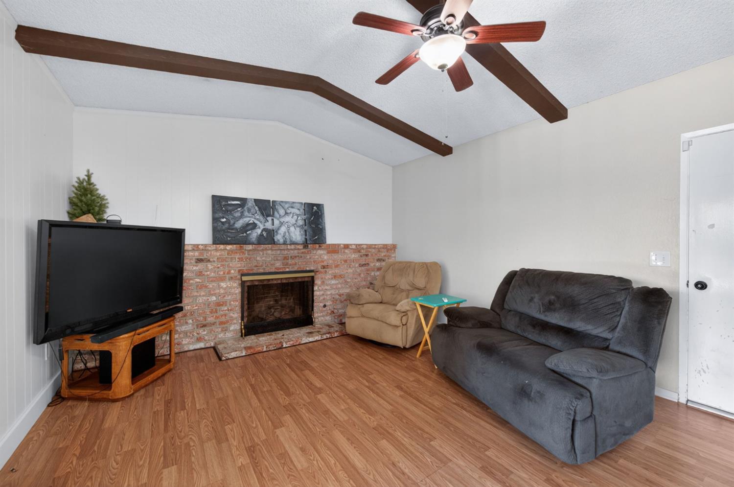 1504 Scott Ave, Clovis, CA 93611