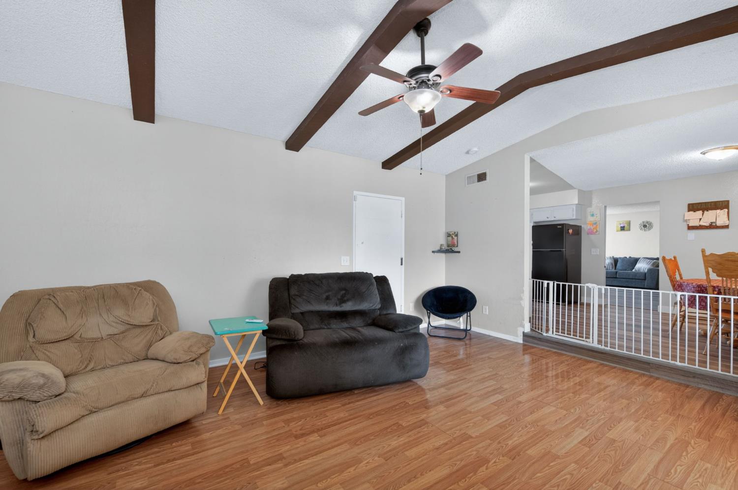 1504 Scott Ave, Clovis, CA 93611