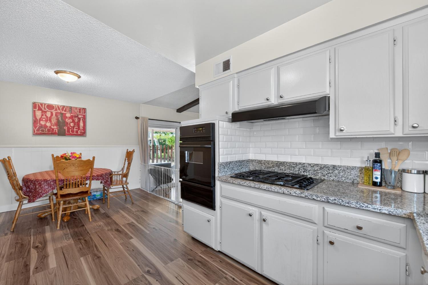 1504 Scott Ave, Clovis, CA 93611