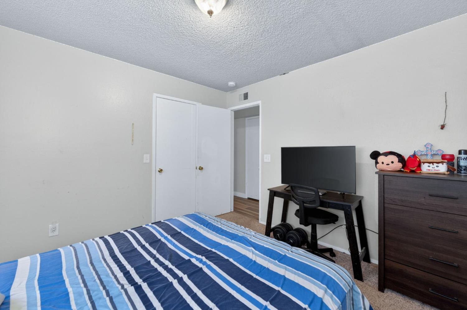 1504 Scott Ave, Clovis, CA 93611