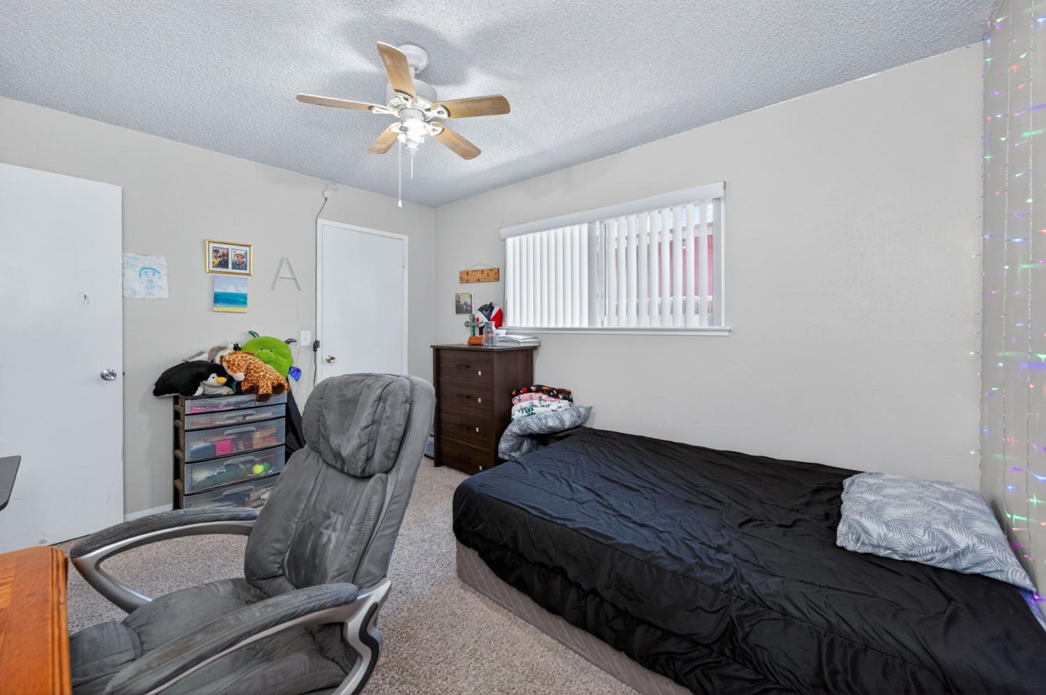 1504 Scott Ave, Clovis, CA 93611